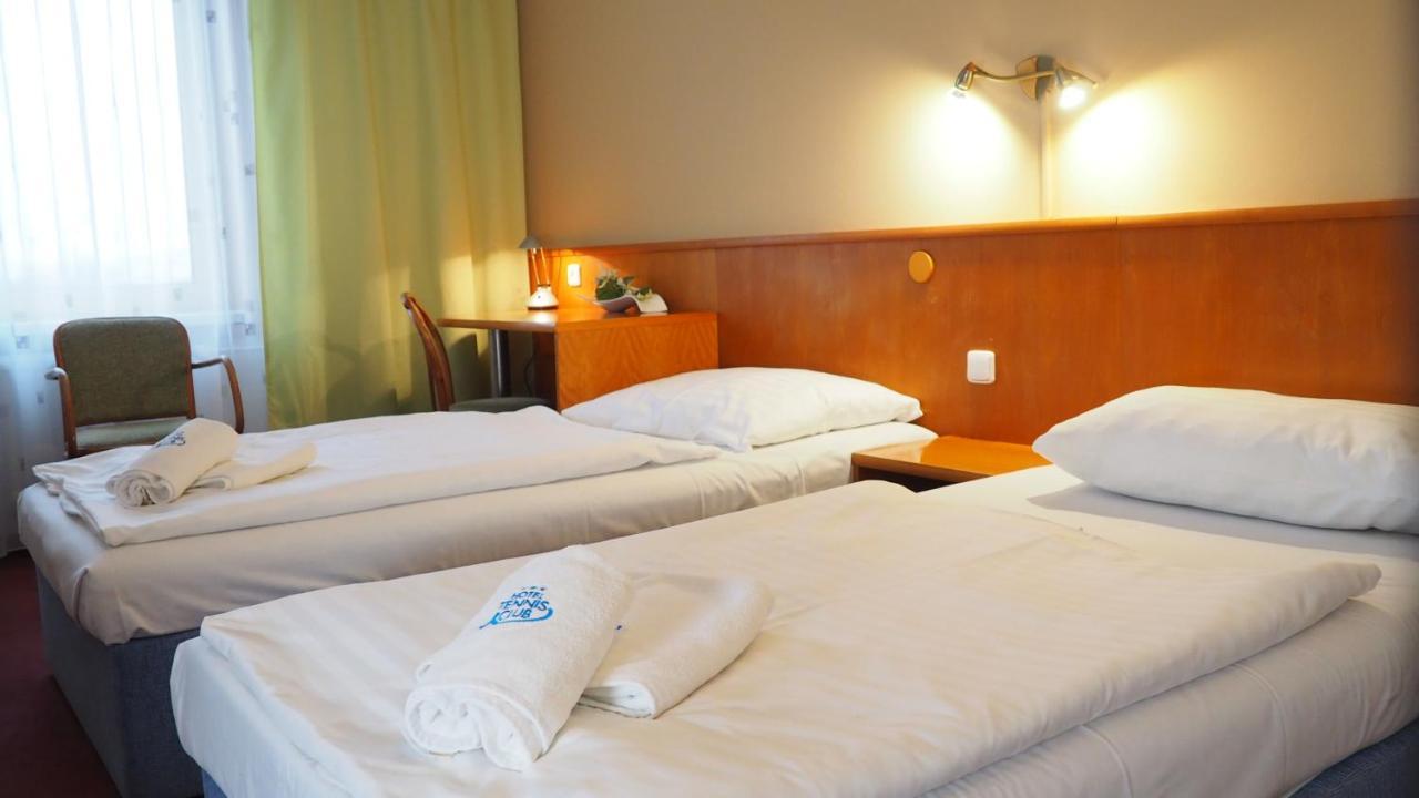 Hotel Tennis Club Prostejov Luaran gambar