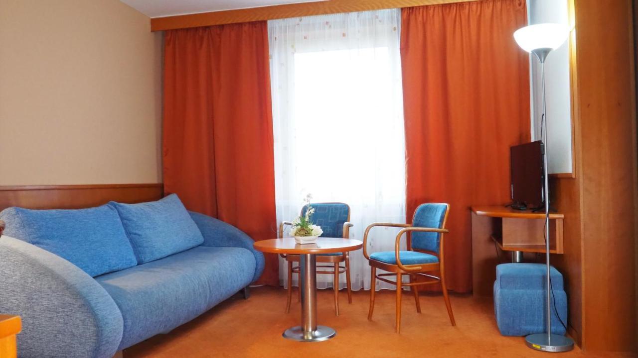 Hotel Tennis Club Prostejov Luaran gambar