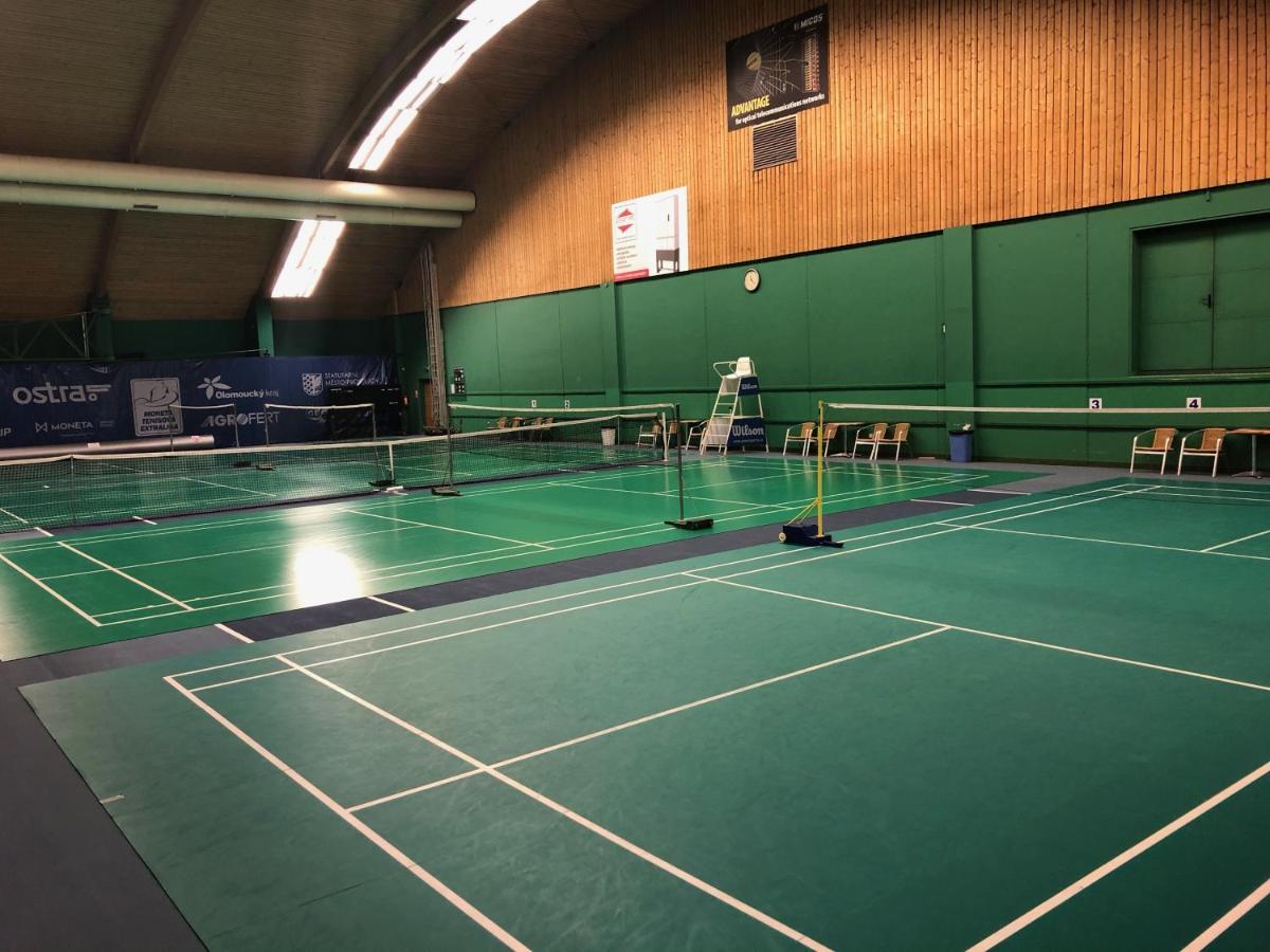 Hotel Tennis Club Prostejov Luaran gambar